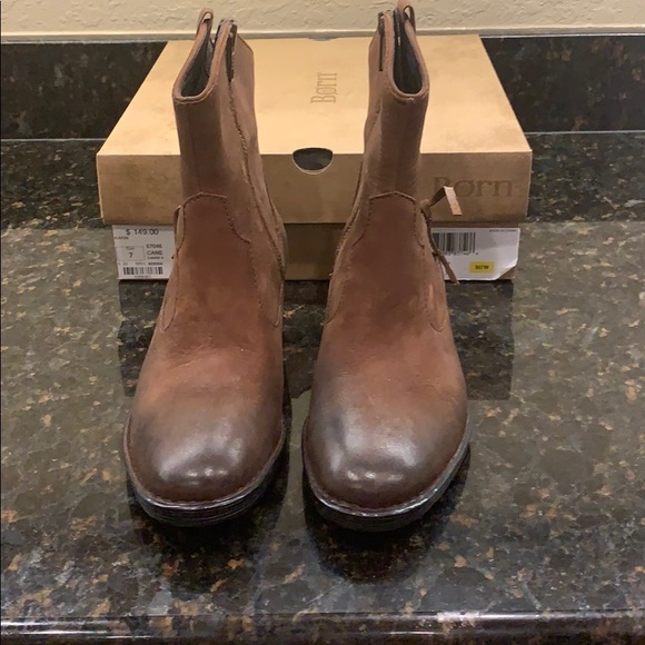 born casco boots black